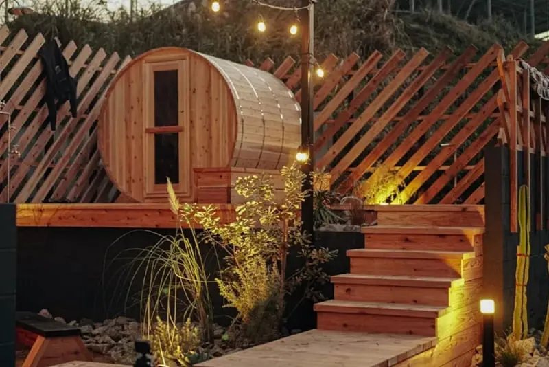 国産材使用のパーソナルバレルサウナ「ONE SAUNA」 | 株式会社モクラス