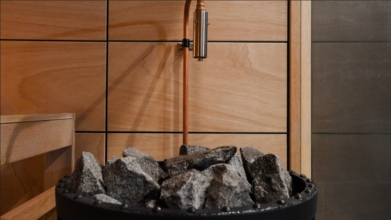 モクラスオリジナル オートロウリュ 蛇口とサウナヒーター